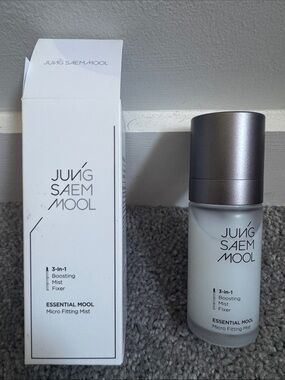 Essential Micro Fitting Mist — White with Silver Cap